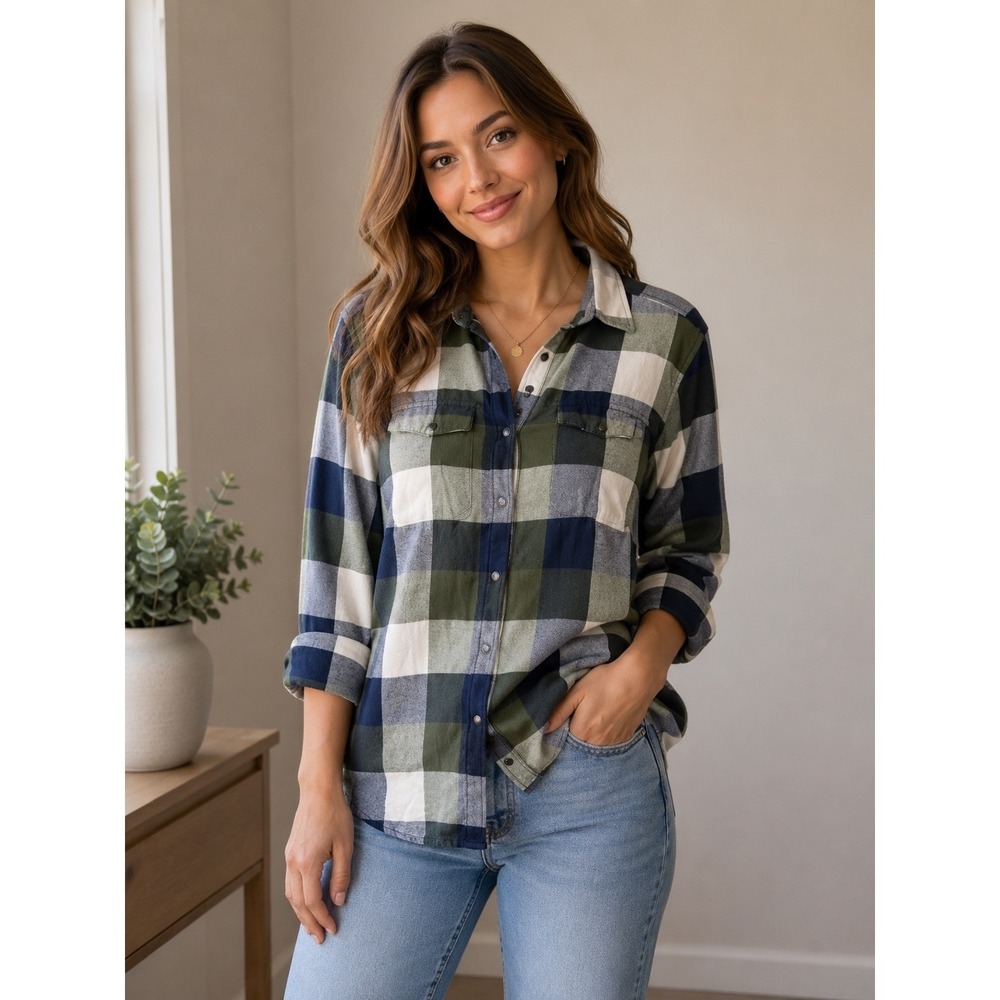 Stormtech Green and Blue Plaid Button-Up Shirt‎